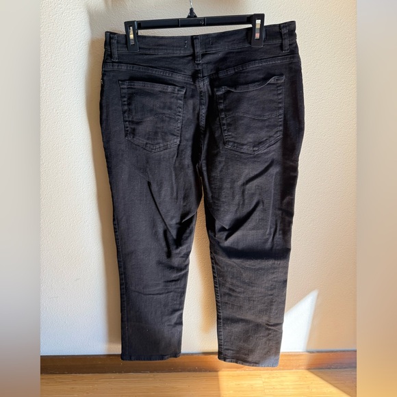 Lee relaxed fit straight leg jean - Picture 2 of 3